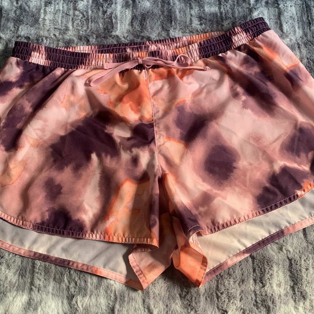 Old Navy Active Go-Dry Pink & Purple Tie Dye Shorts | Size L